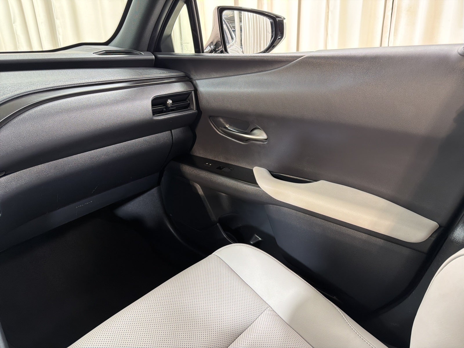 2021 Lexus UX 250h Base