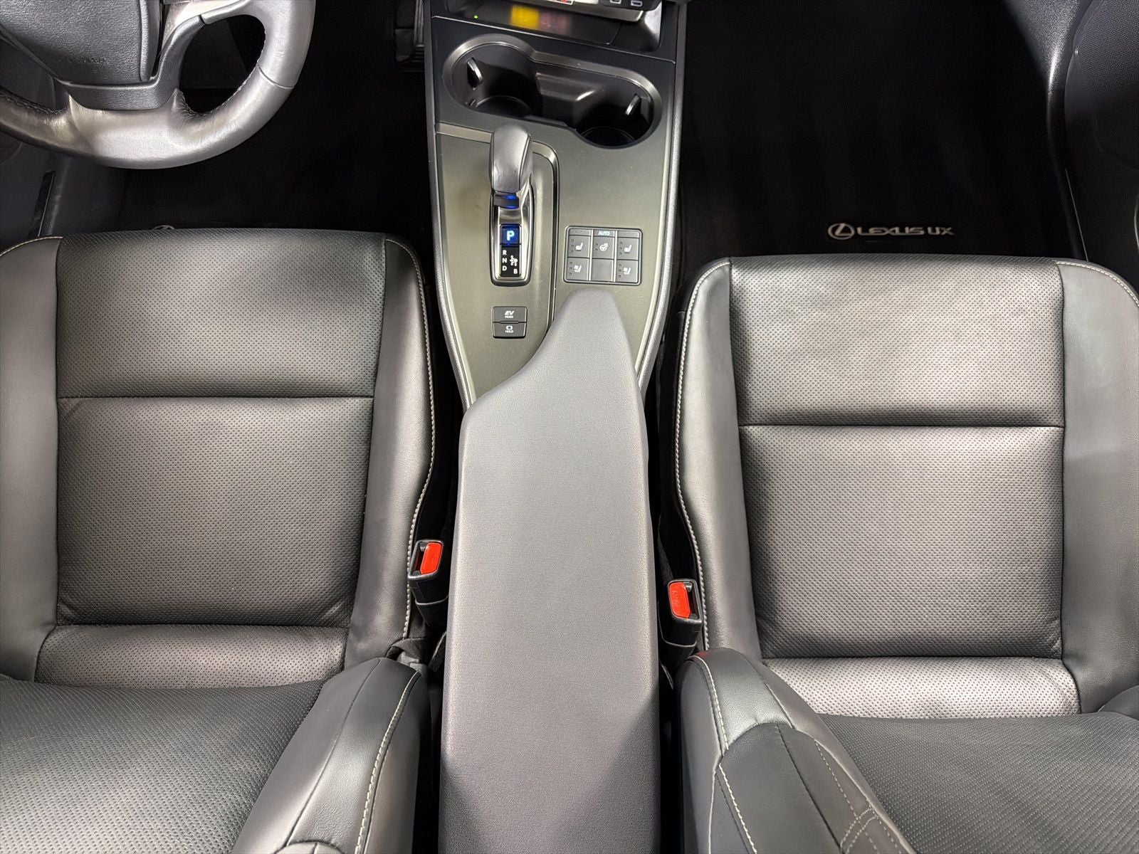 2025 Lexus UX 300h Premium