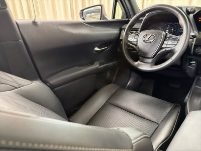 2025 Lexus UX 300h Premium