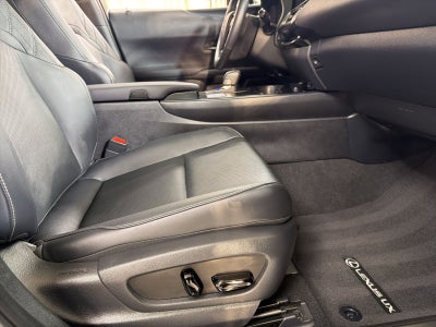 2025 Lexus UX 300h Premium