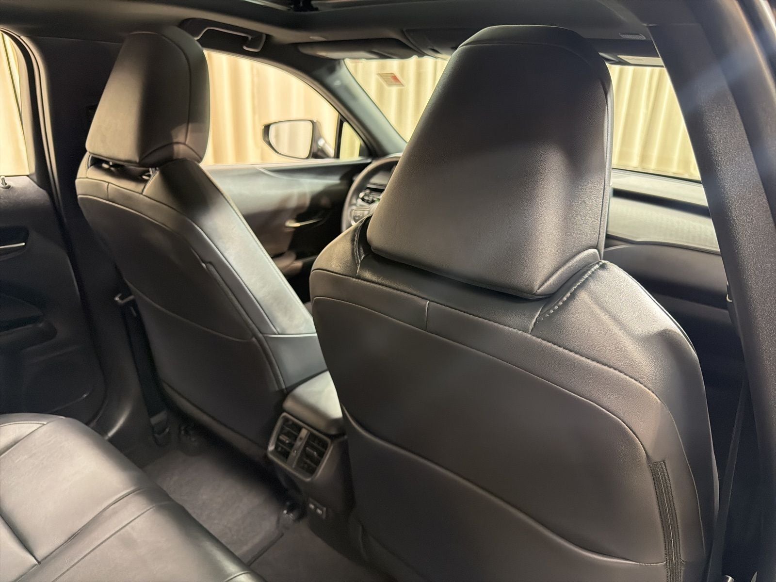 2025 Lexus UX 300h Premium