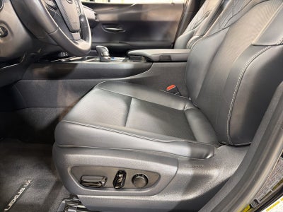 2025 Lexus UX 300h Premium