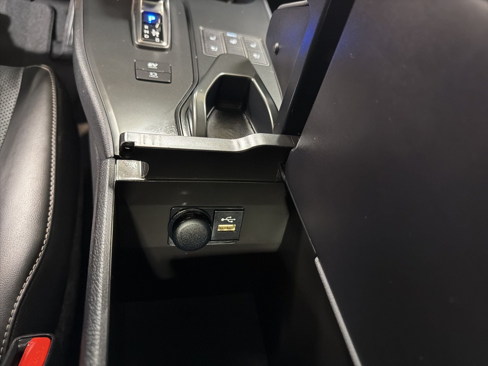 2025 Lexus UX 300h Premium