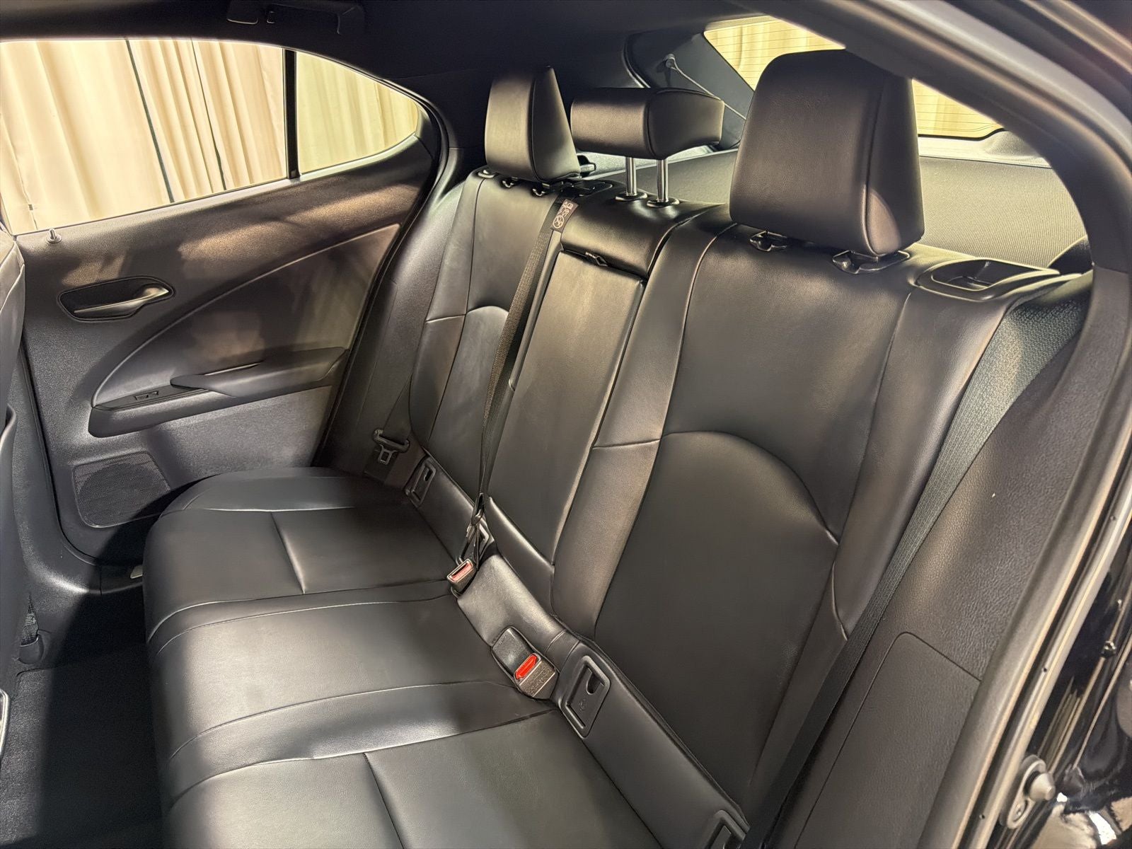 2025 Lexus UX 300h Premium