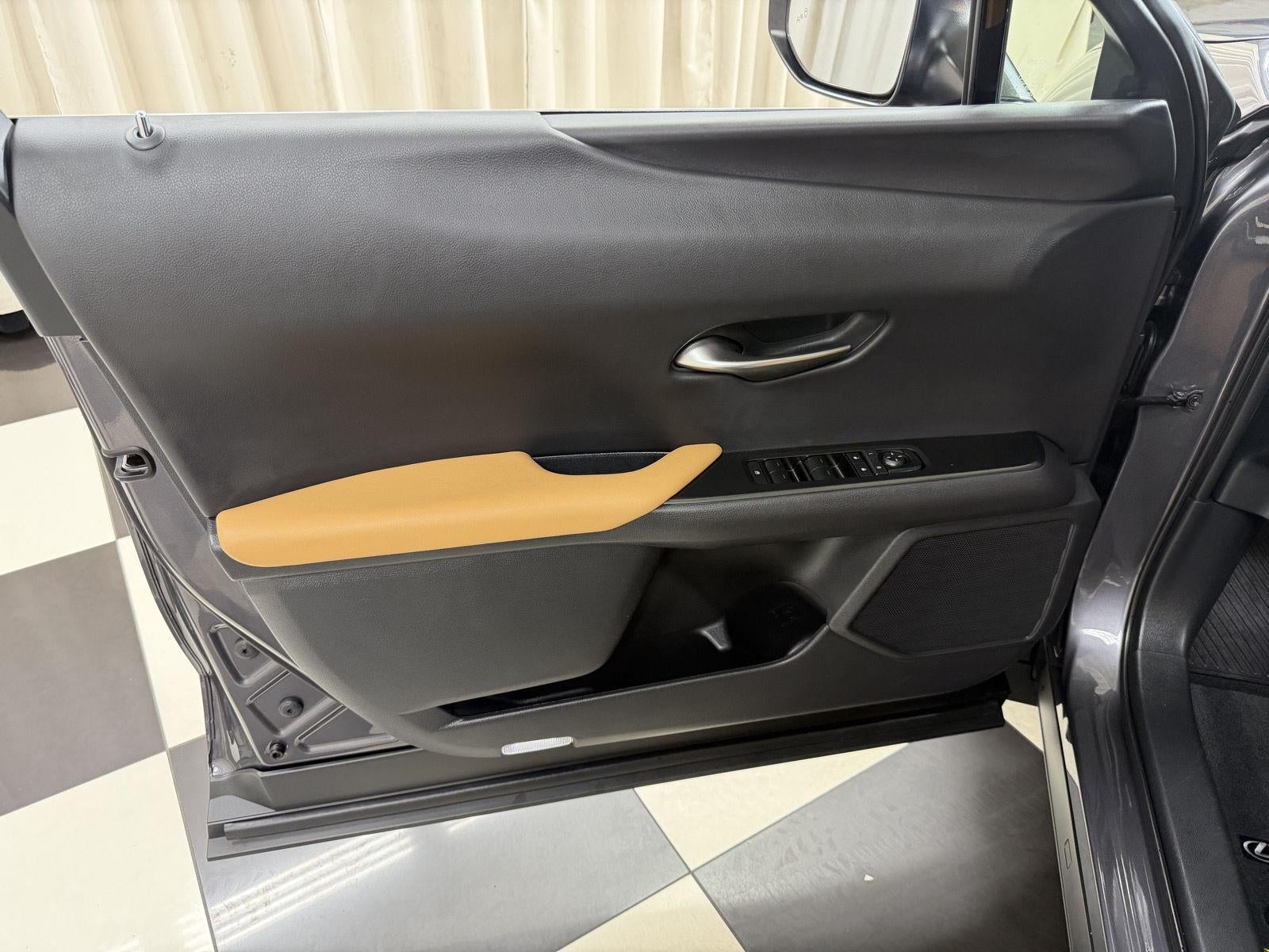 2025 Lexus UX UX 300h Premium
