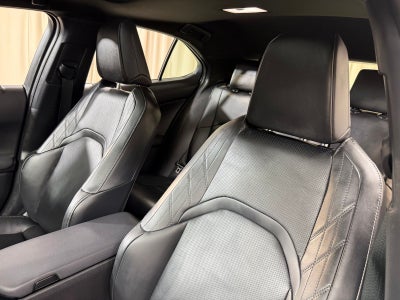2026 Lexus UX 300h Premium