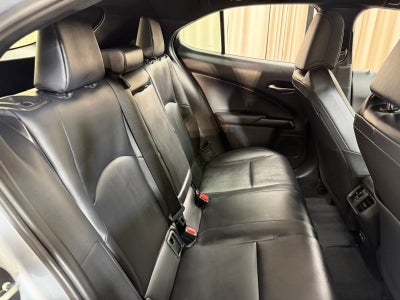 2026 Lexus UX 300h Premium
