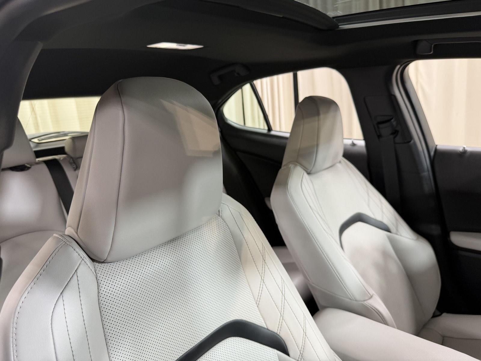 2026 Lexus Ux UX 300h F SPORT Design