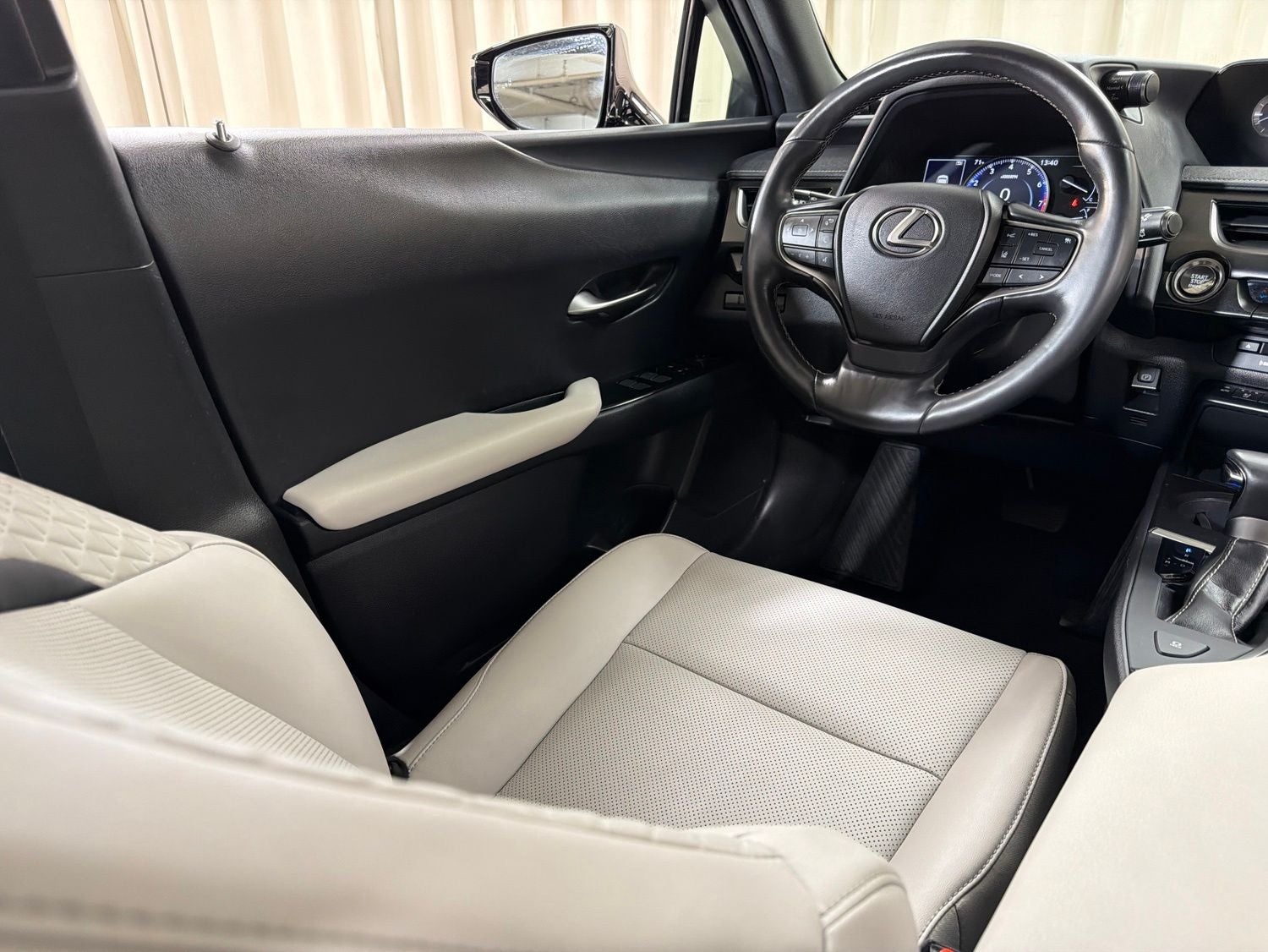 2019 Lexus UX 200 Base