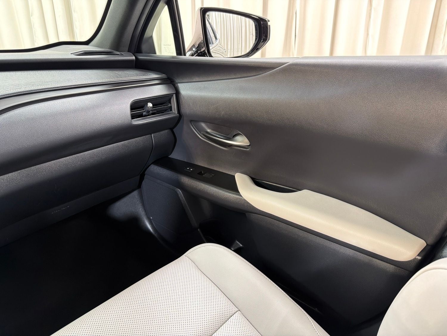 2019 Lexus UX 200 Base