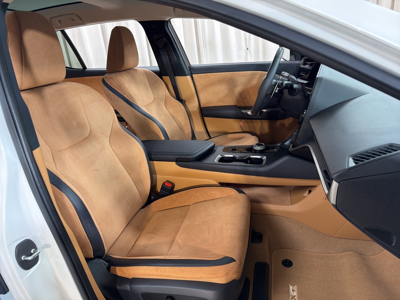 2023 Lexus RZ 450e Luxury