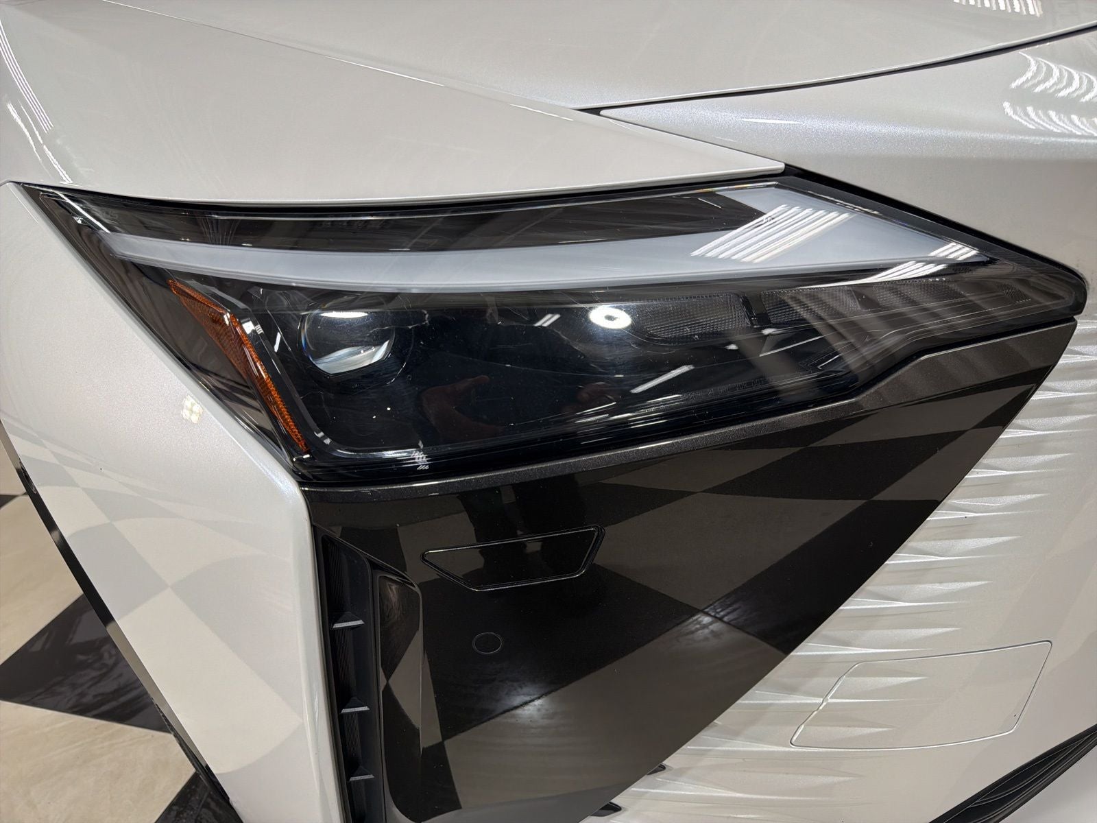 2023 Lexus RZ 450e Premium