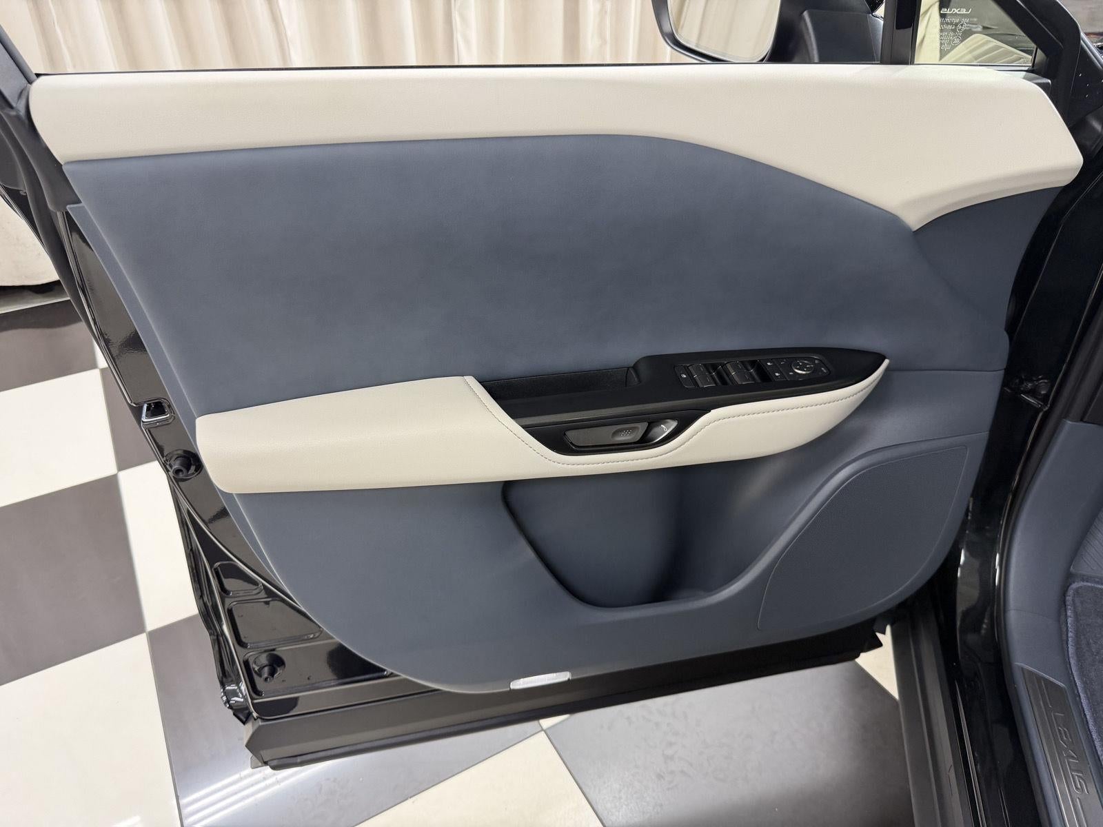 2025 Lexus RZ RZ 450e Premium