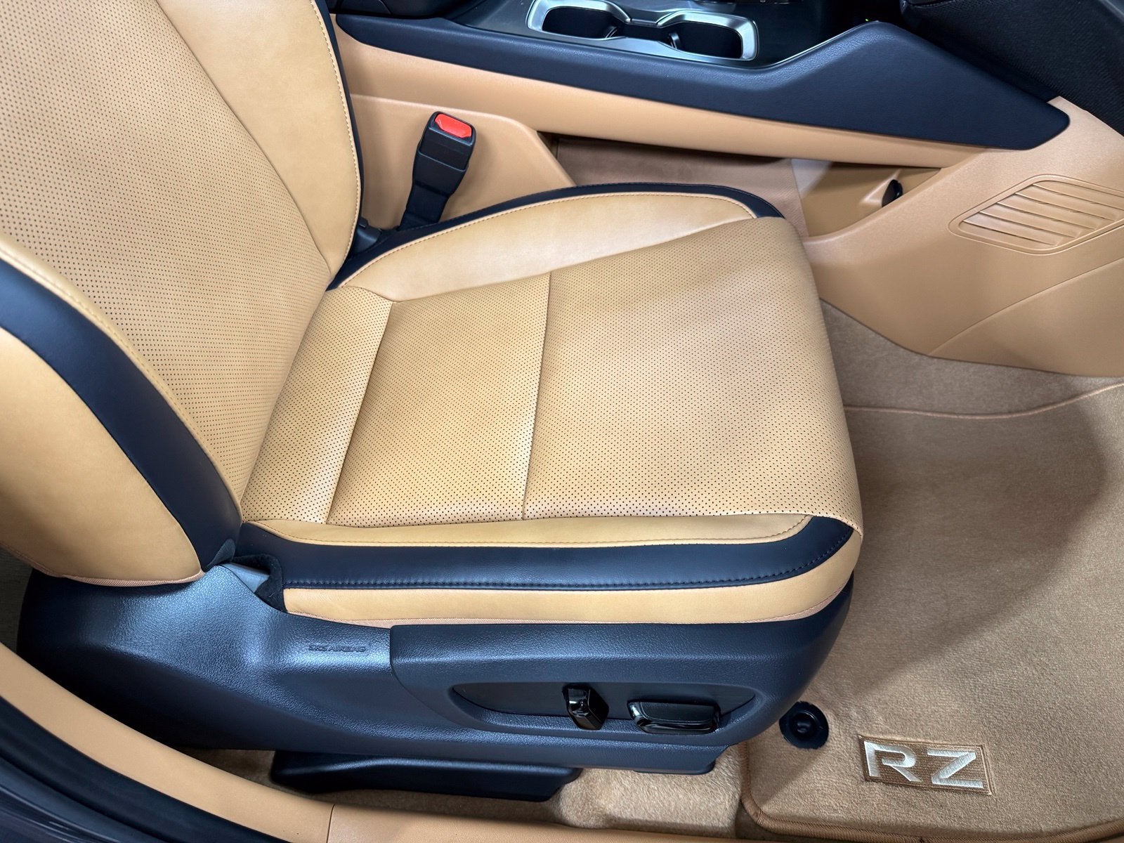 2023 Lexus RZ 450e Premium
