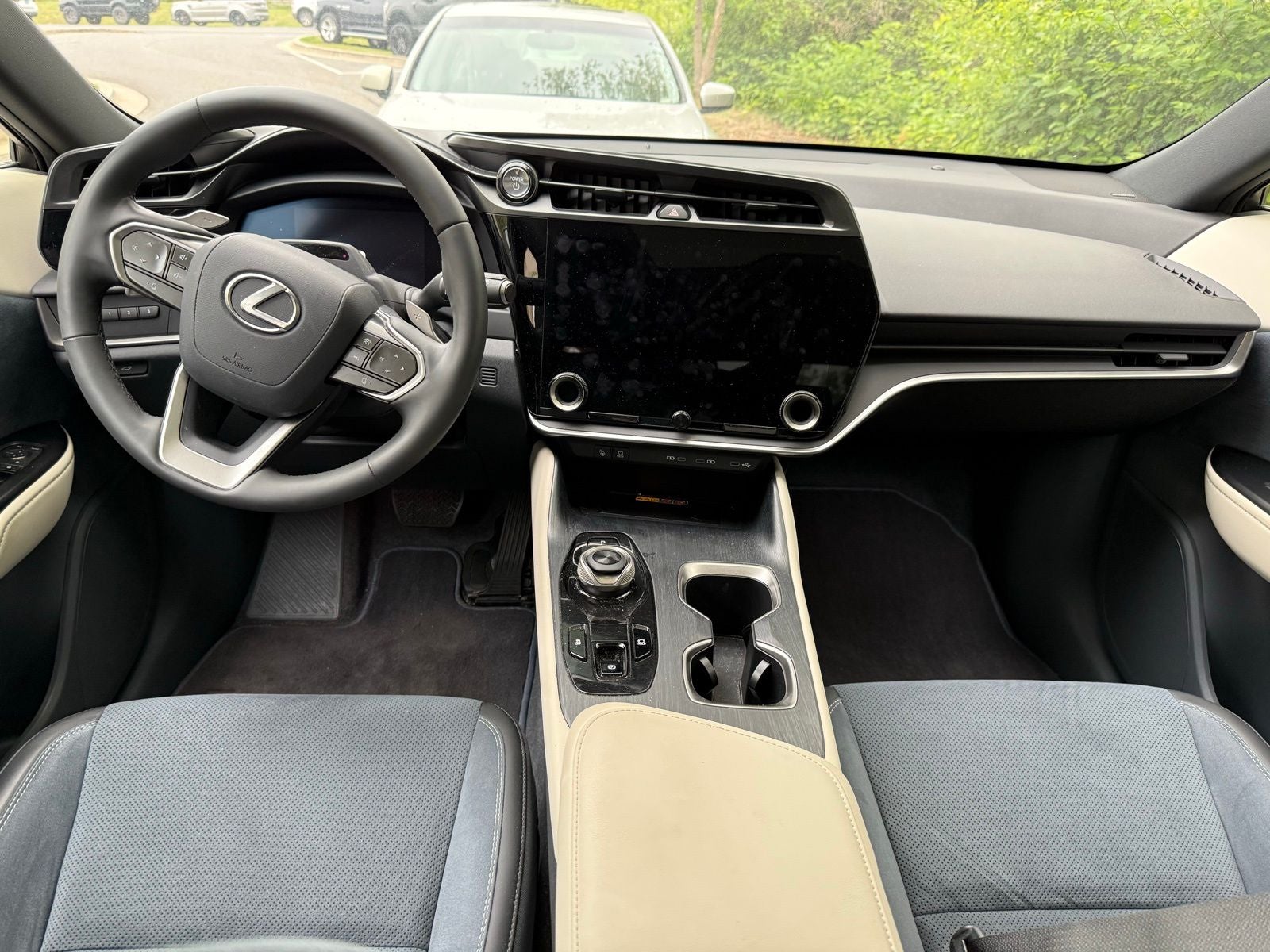 2023 Lexus RZ 450e Luxury