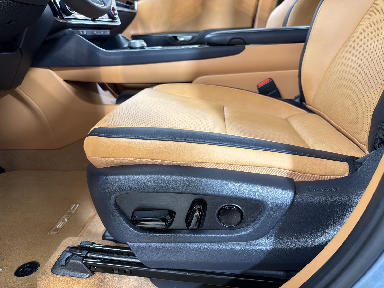 2025 Lexus RZ 450e Premium