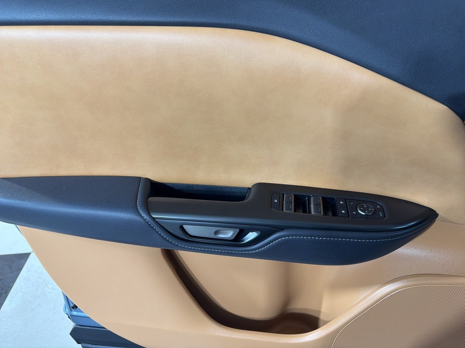 2025 Lexus RZ 450e Premium