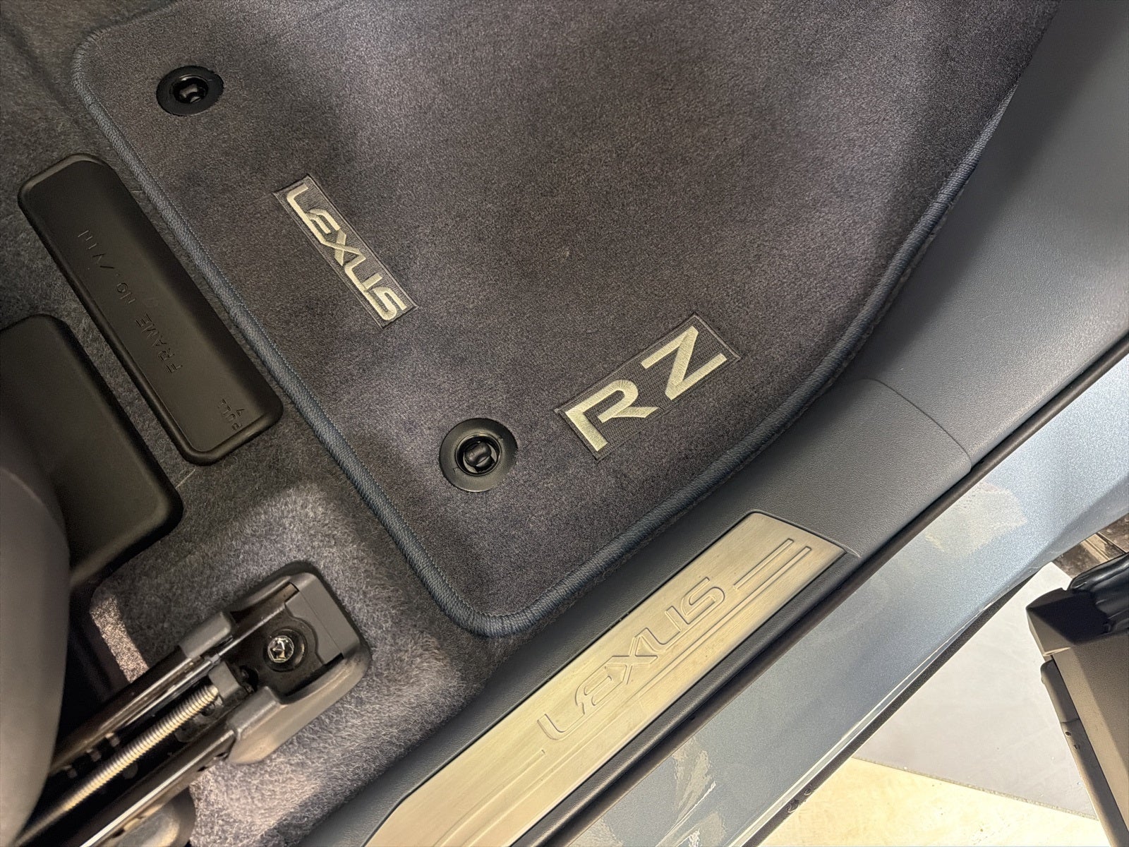 2023 Lexus RZ 450e Premium