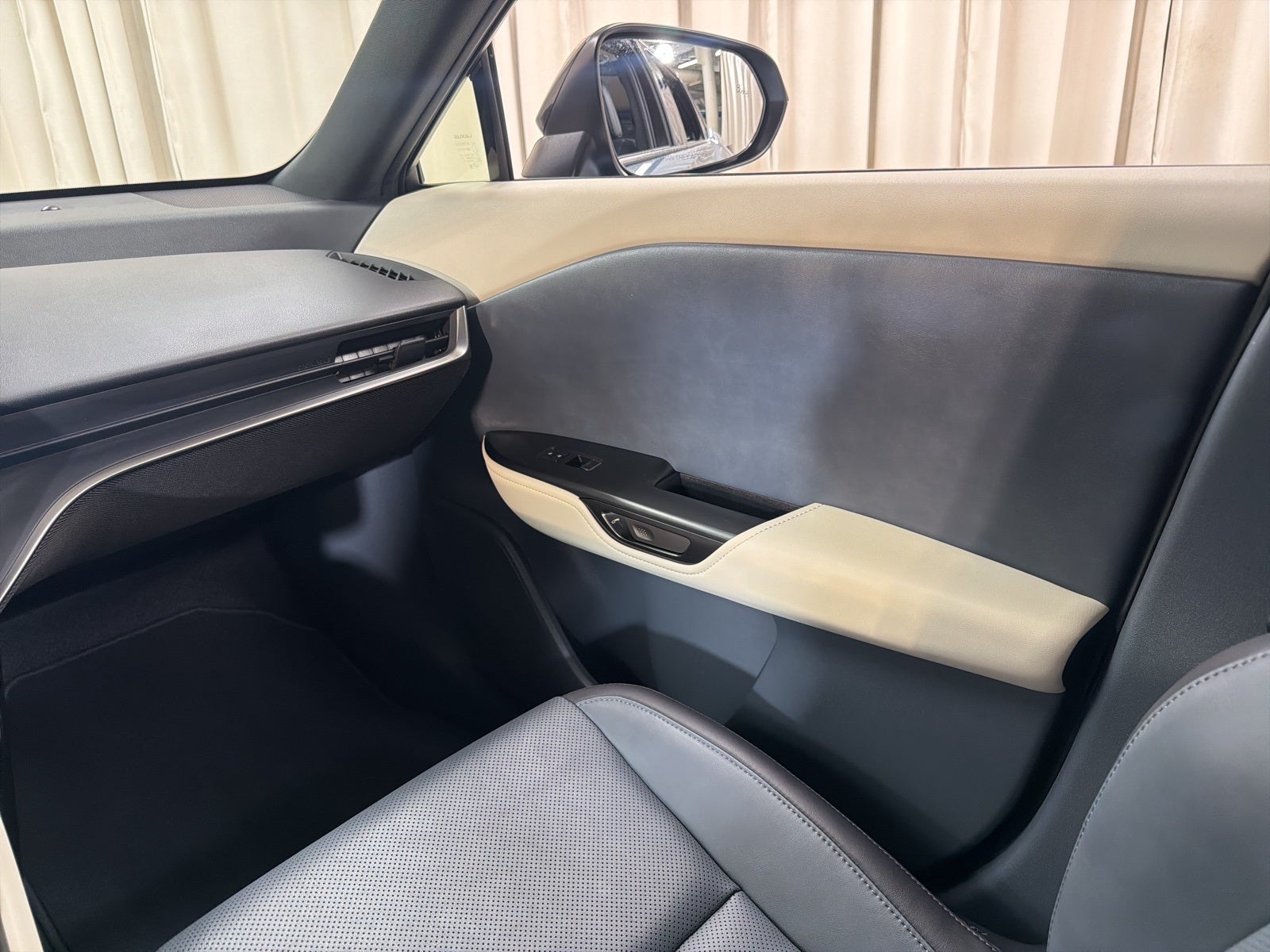 2023 Lexus RZ 450e Premium