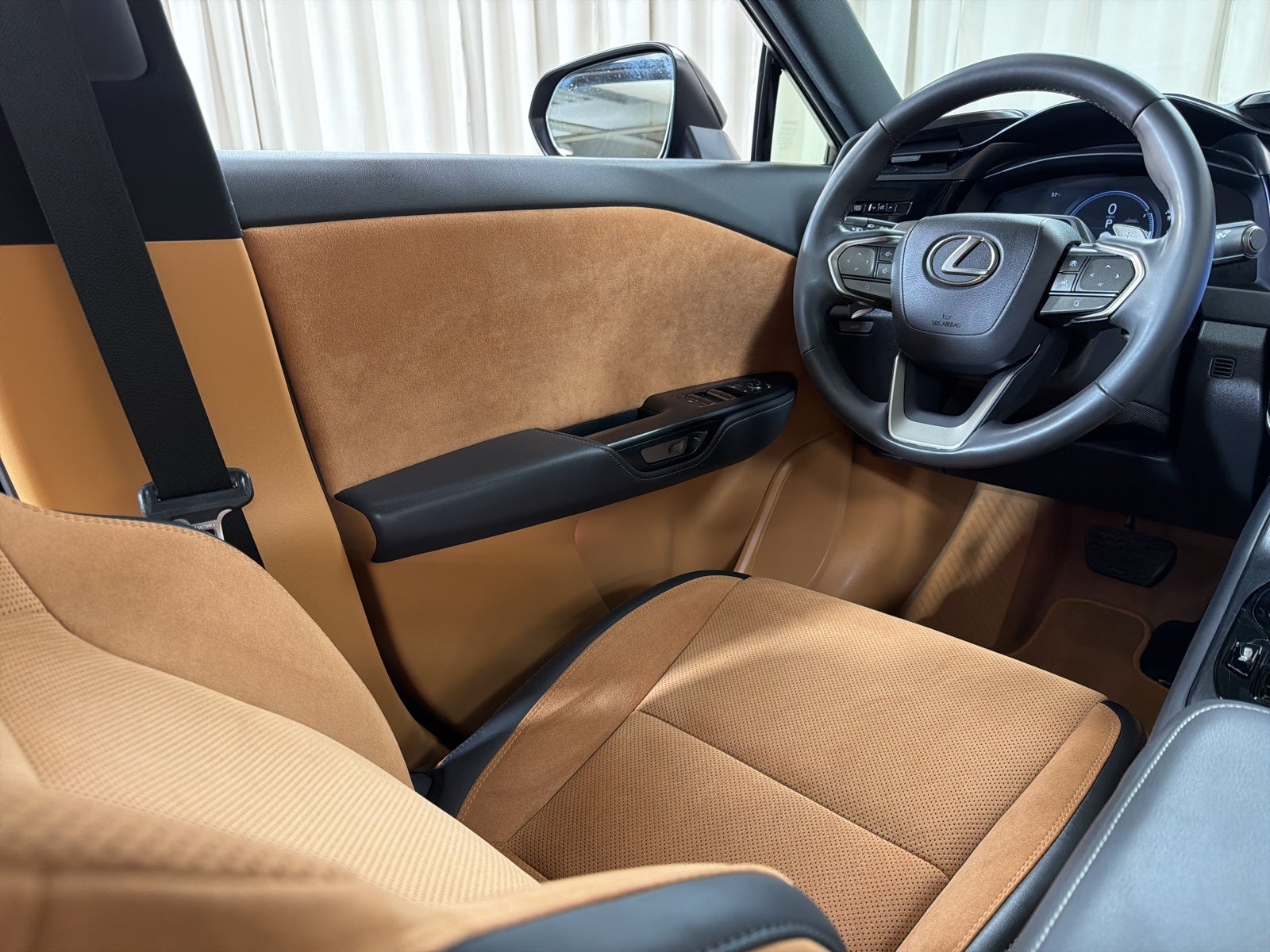 2023 Lexus RZ 450e Luxury