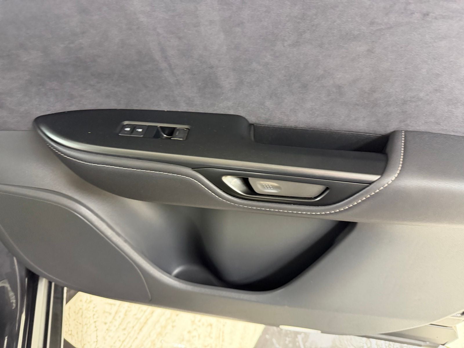 2023 Lexus RZ 450e Luxury