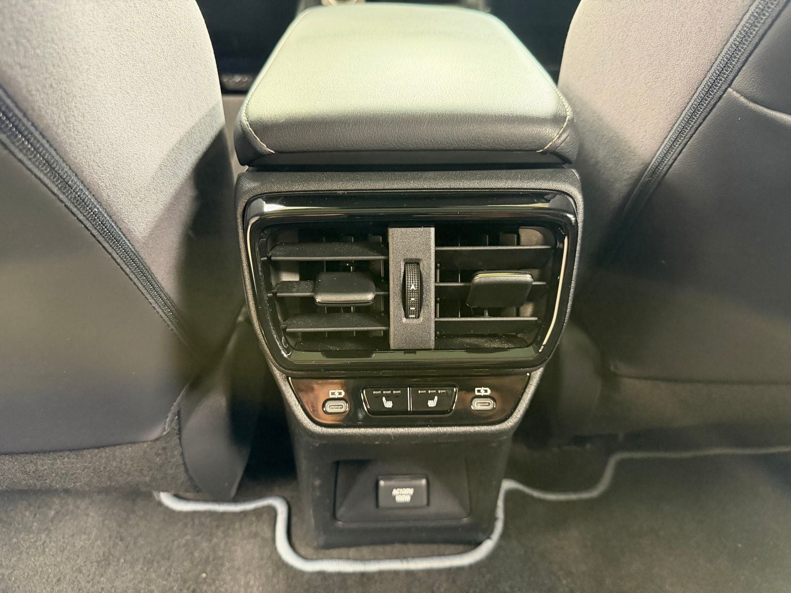 2023 Lexus RZ 450e Luxury