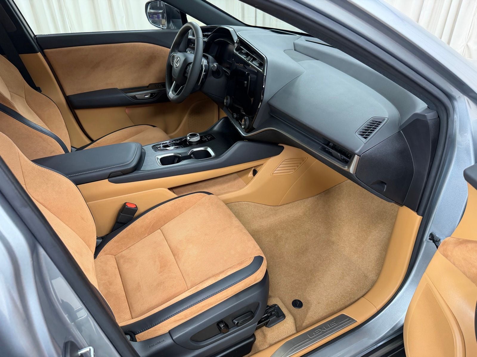 2023 Lexus RZ 450e Luxury