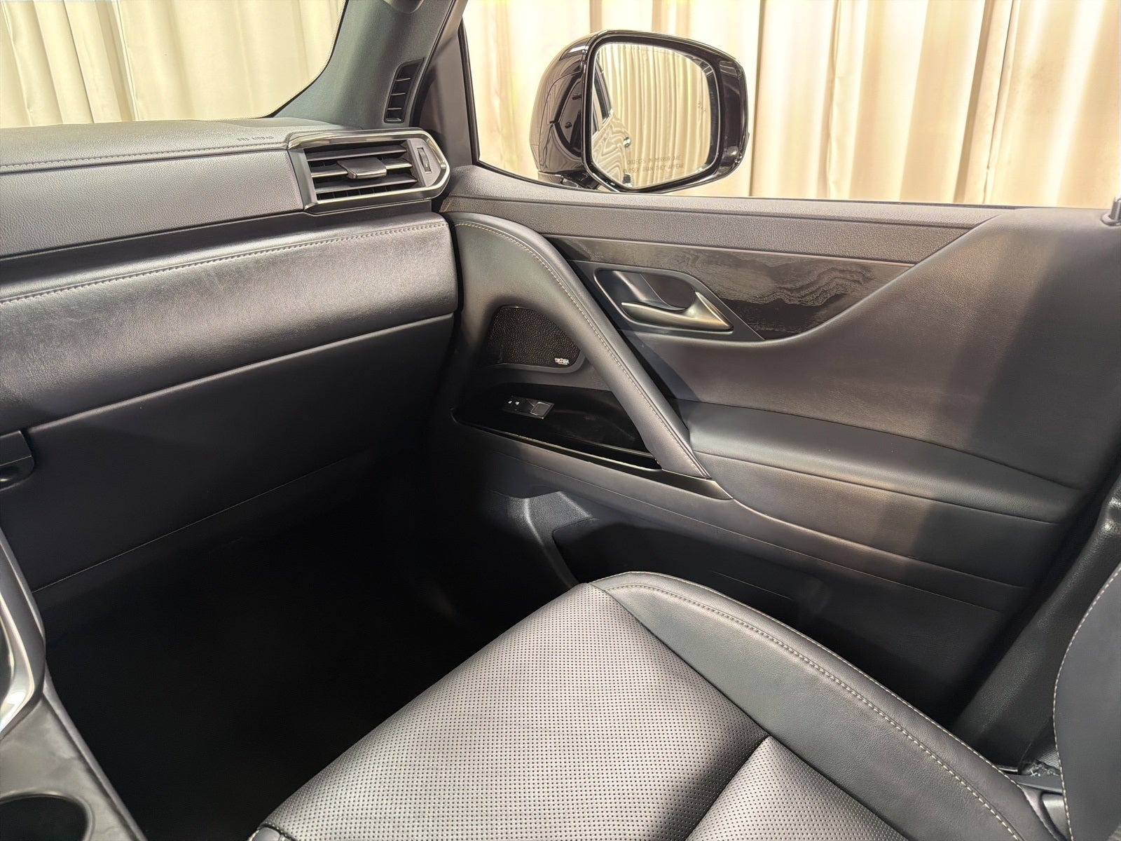 2024 Lexus LX 600 Premium