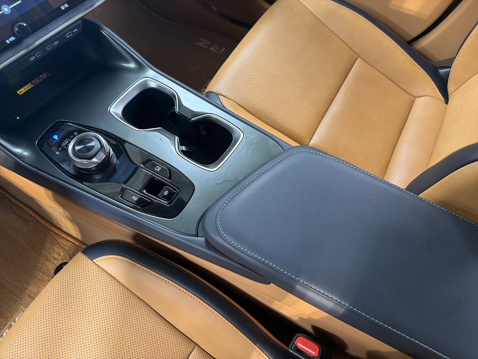 2024 Lexus RZ 300e Luxury