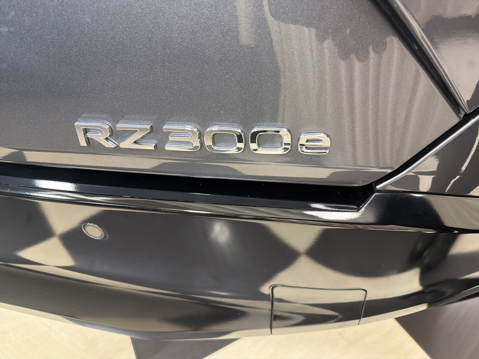 2024 Lexus RZ 300e Luxury