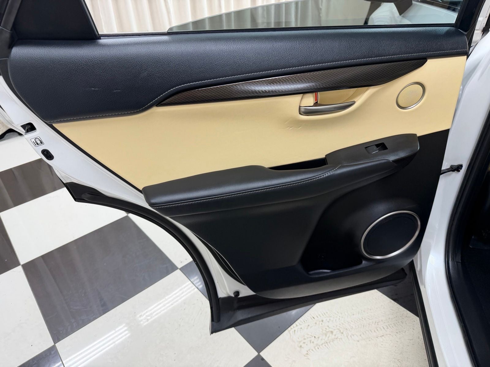 2017 Lexus NX 200t