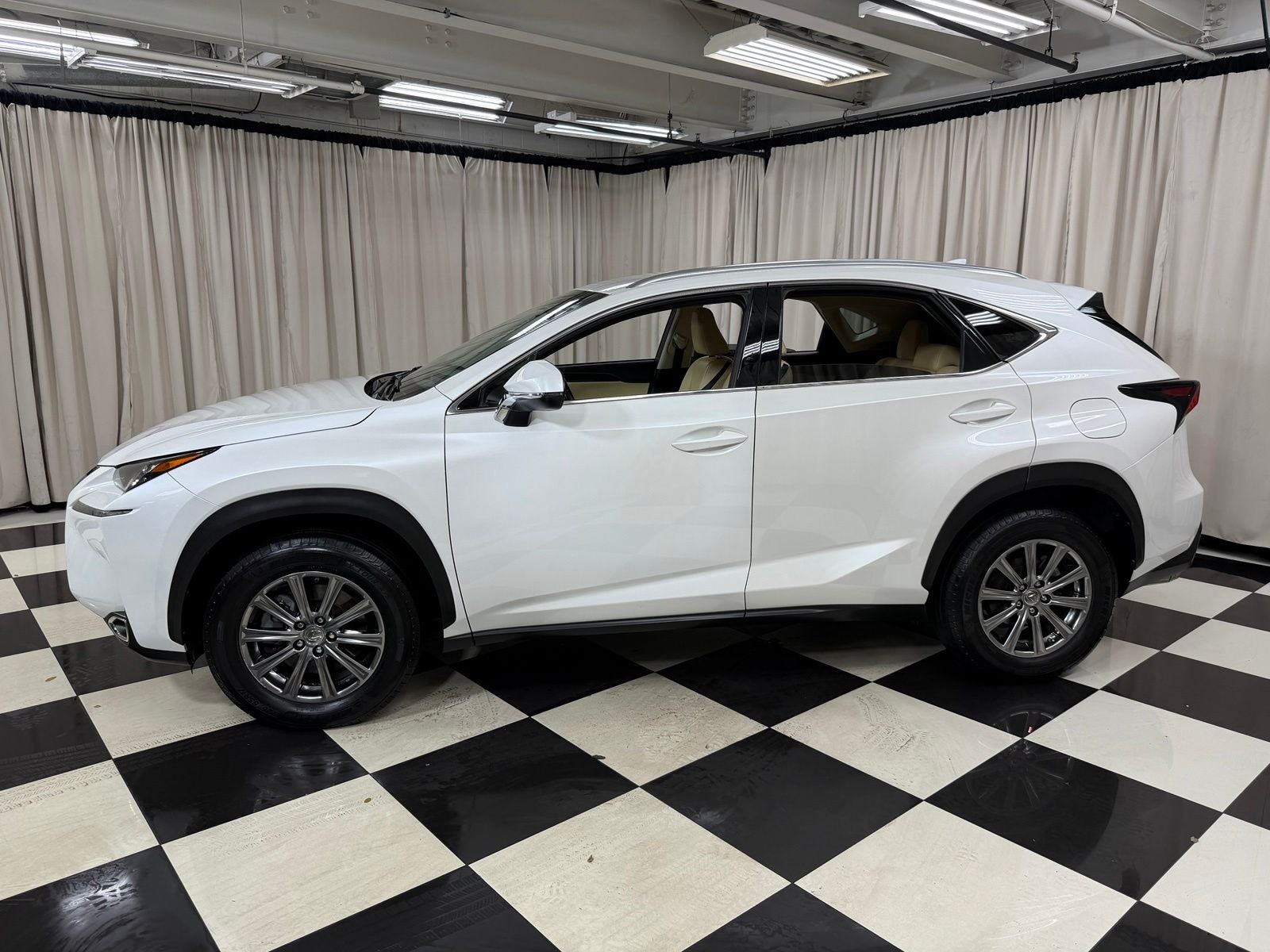 2017 Lexus NX 200t