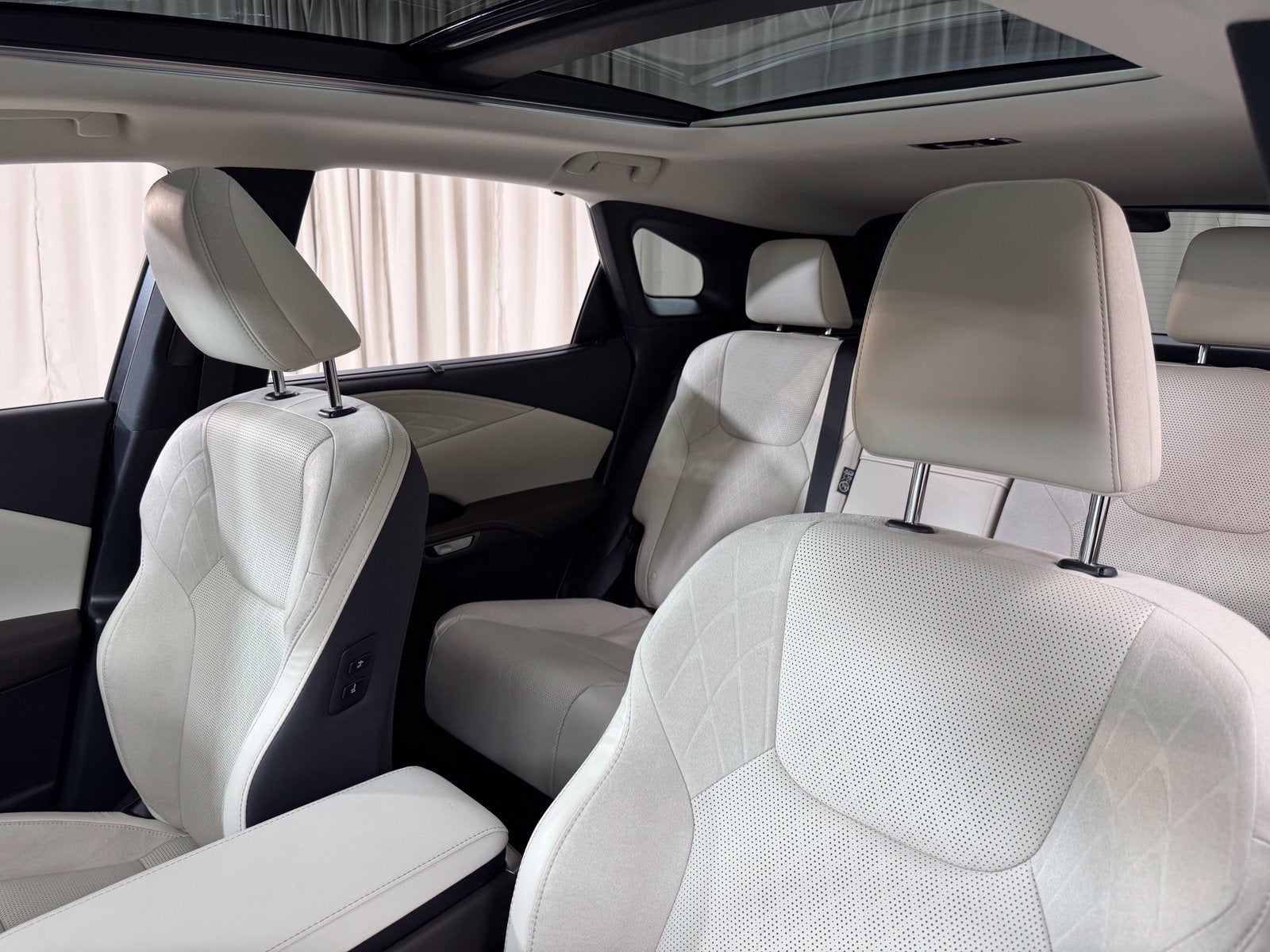 2024 Lexus RX 450h+ Luxury