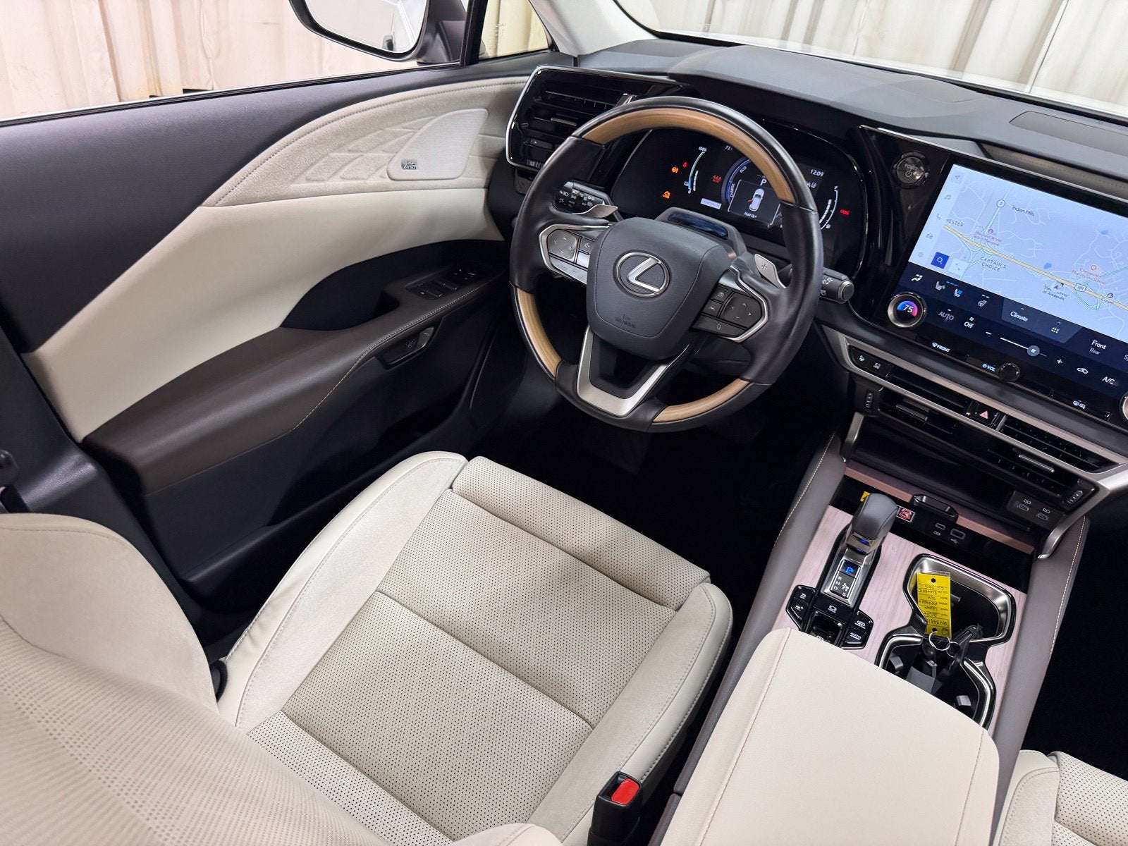 2024 Lexus RX 450h+ Luxury