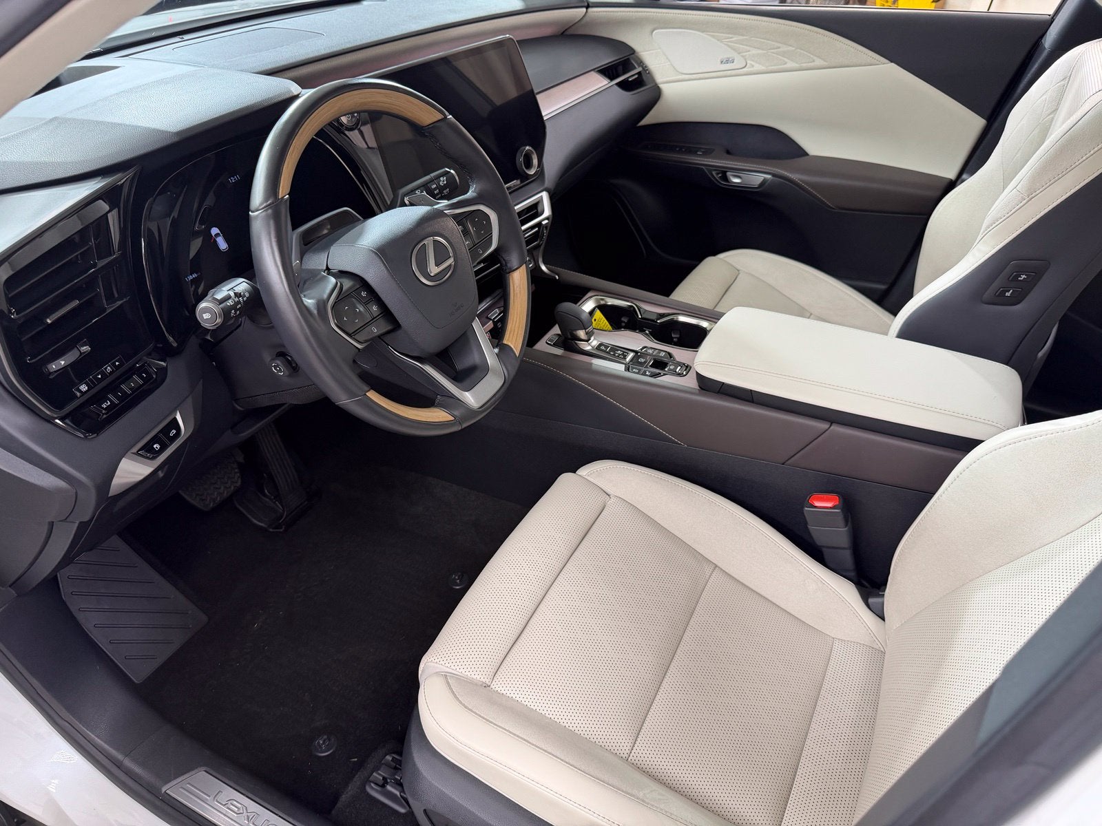 2024 Lexus RX 450h+ Luxury