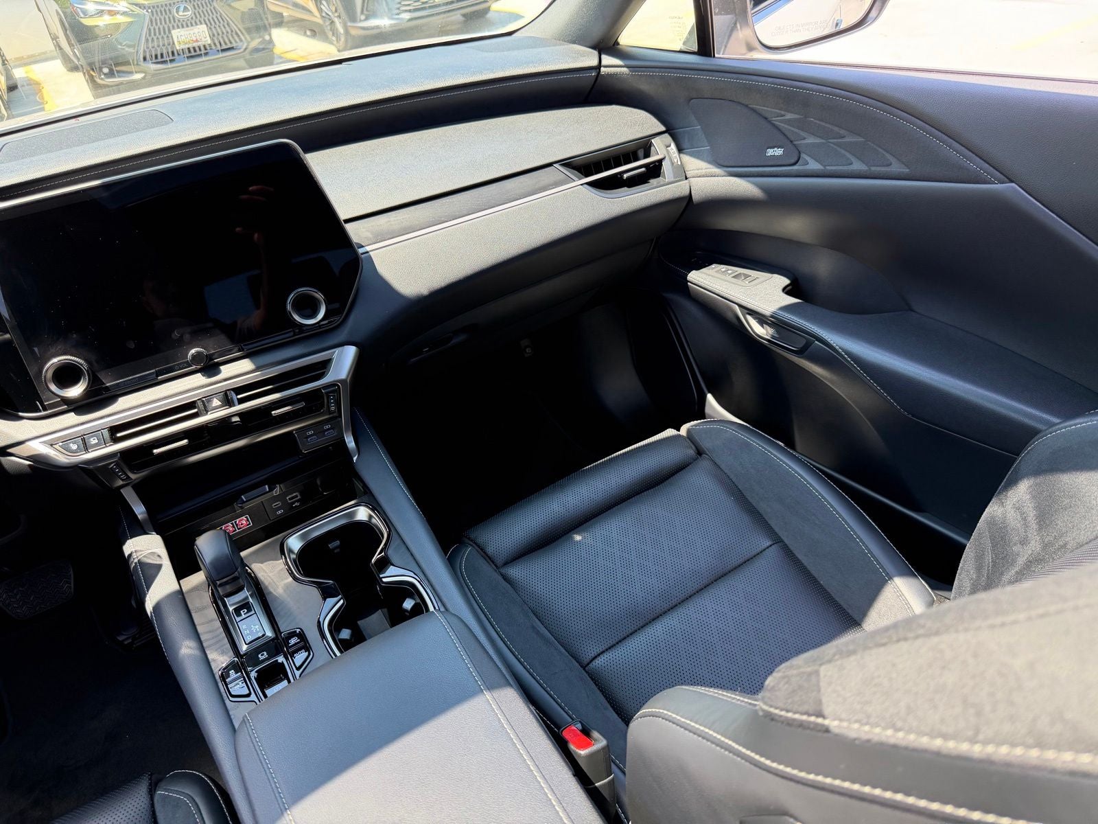 2025 Lexus RX 450h+ Luxury