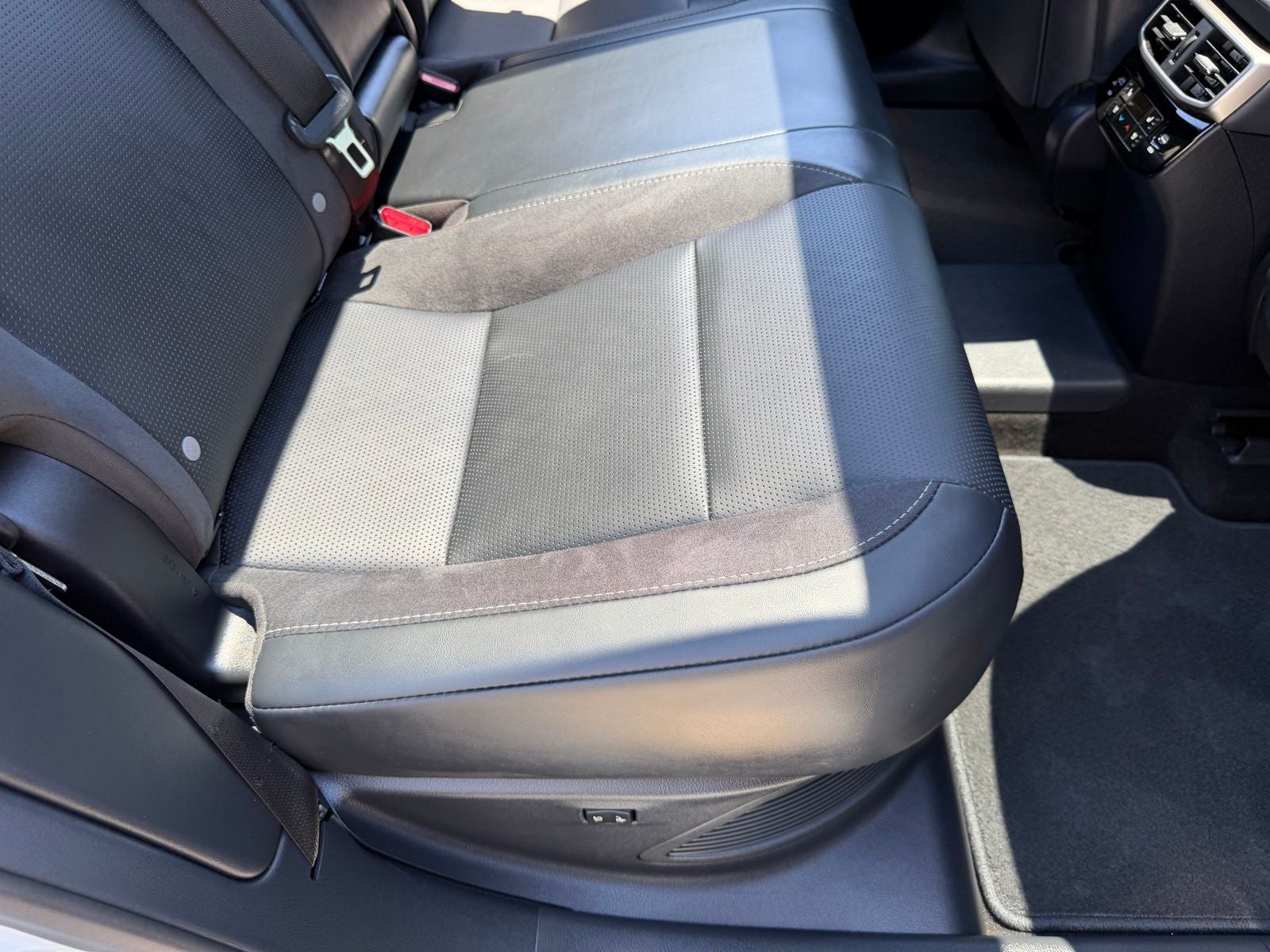 2025 Lexus RX 450h+ Luxury