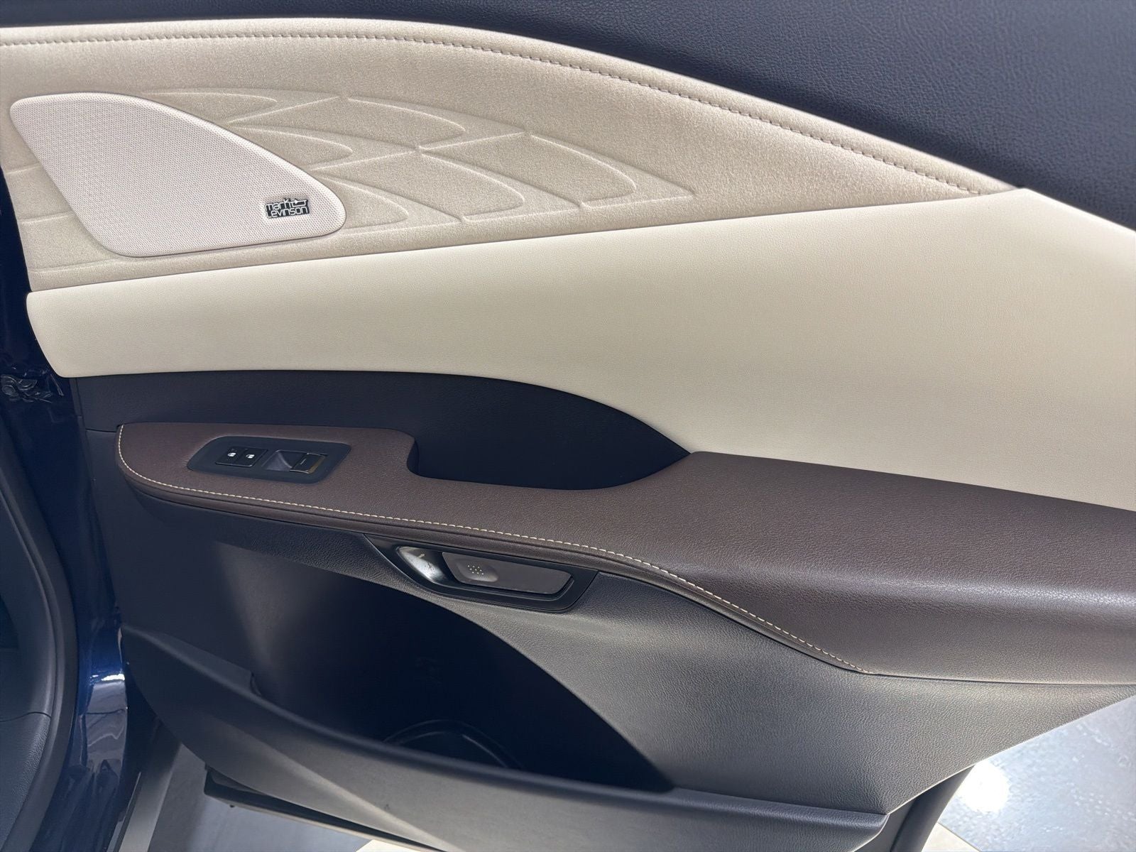 2025 Lexus RX 450h+ Luxury