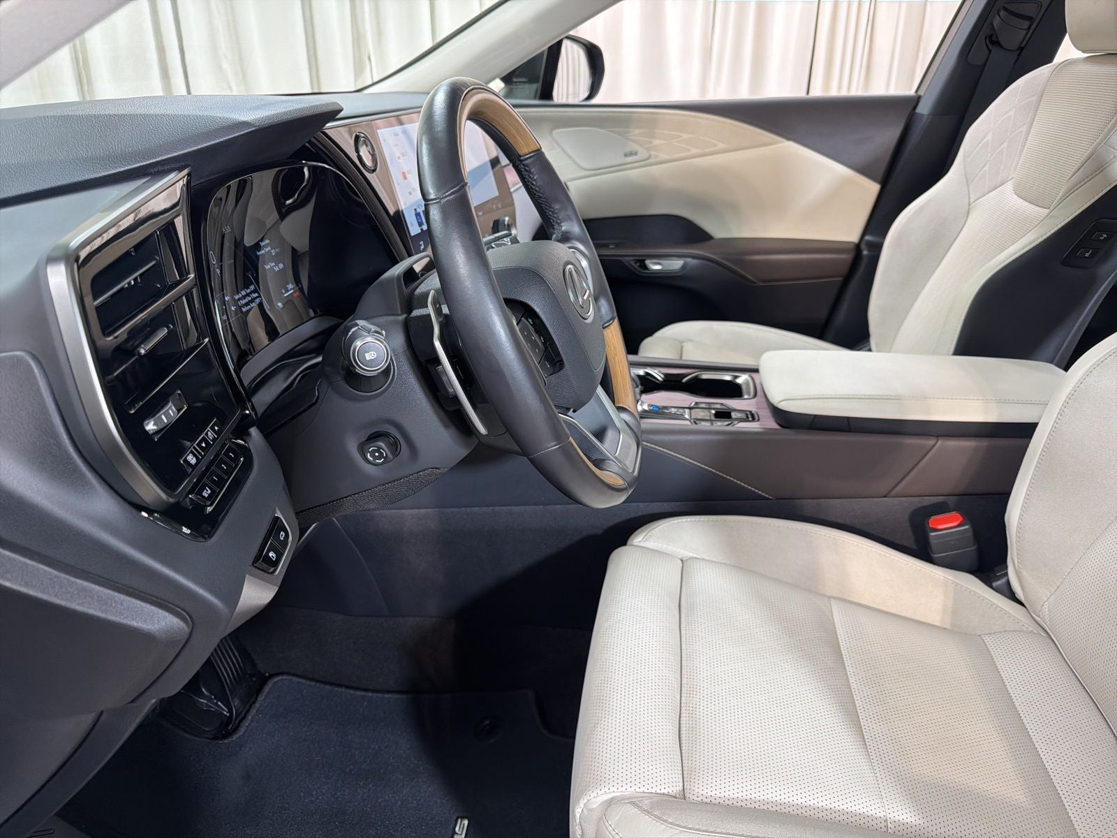 2025 Lexus RX 450h+ Luxury