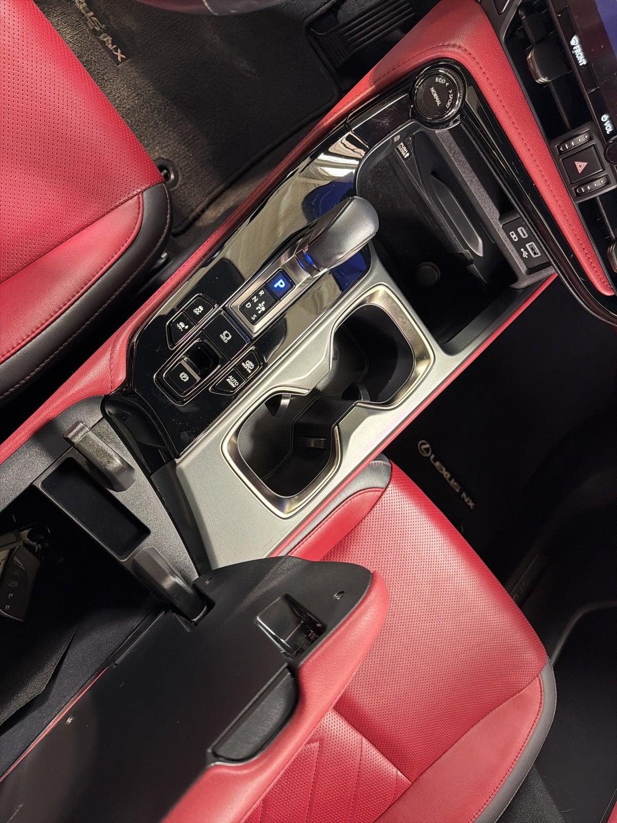 2024 Lexus NX 450h+ Luxury