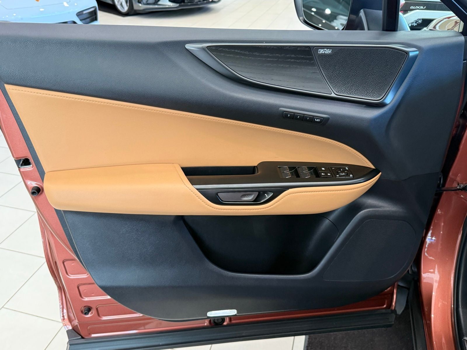 2025 Lexus NX 450h+ Luxury