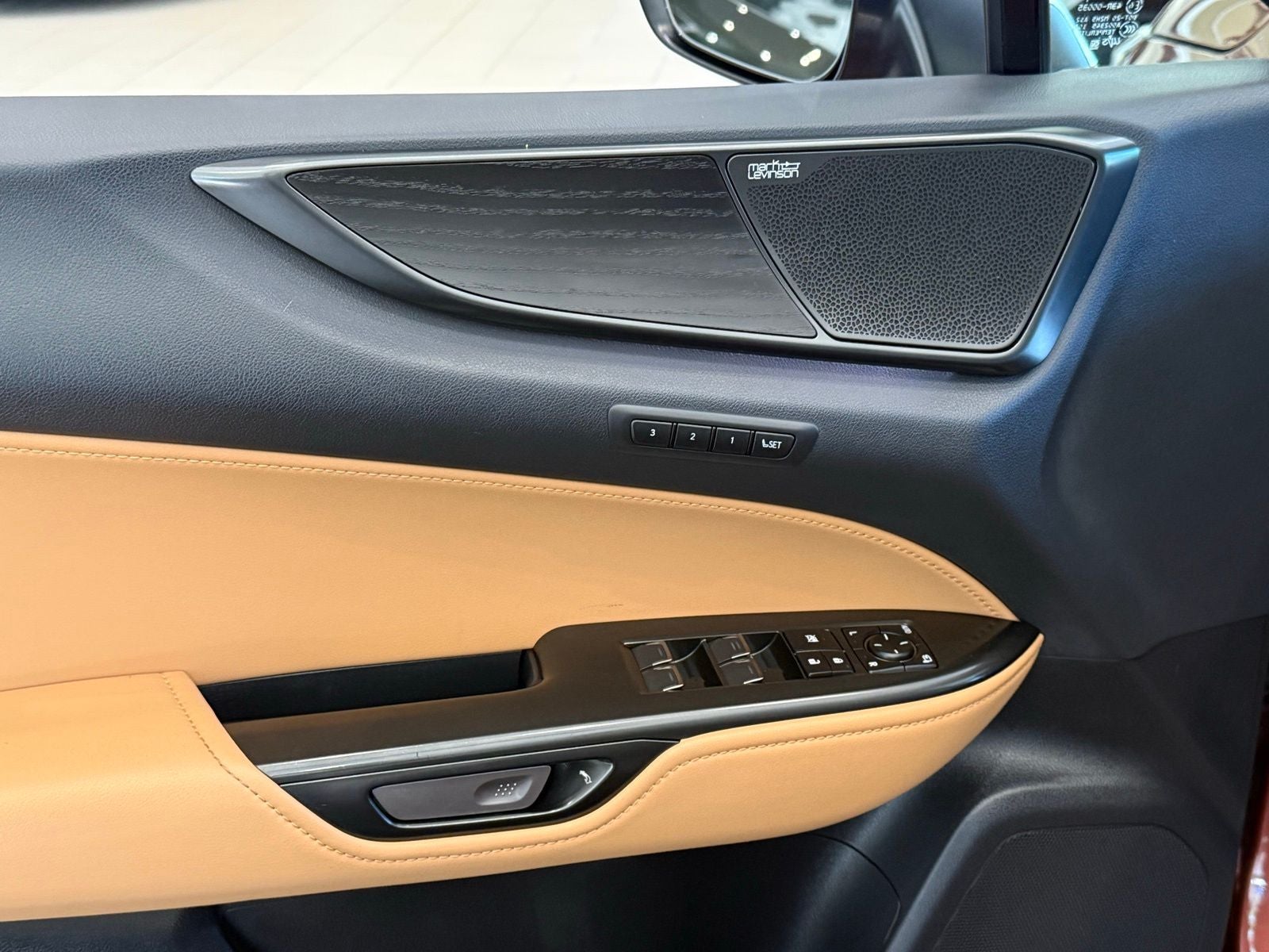 2025 Lexus NX 450h+ Luxury