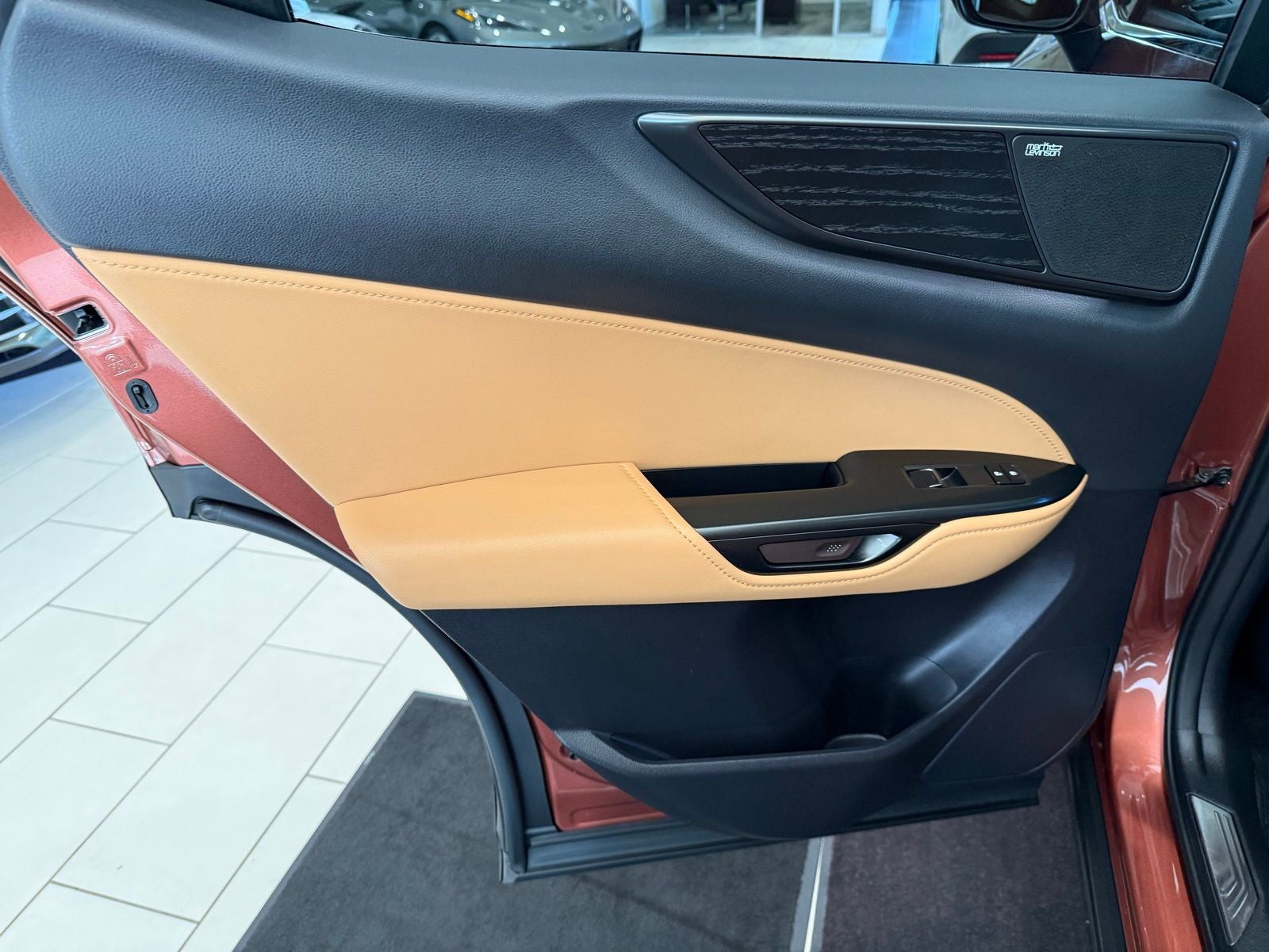 2025 Lexus NX 450h+ Luxury