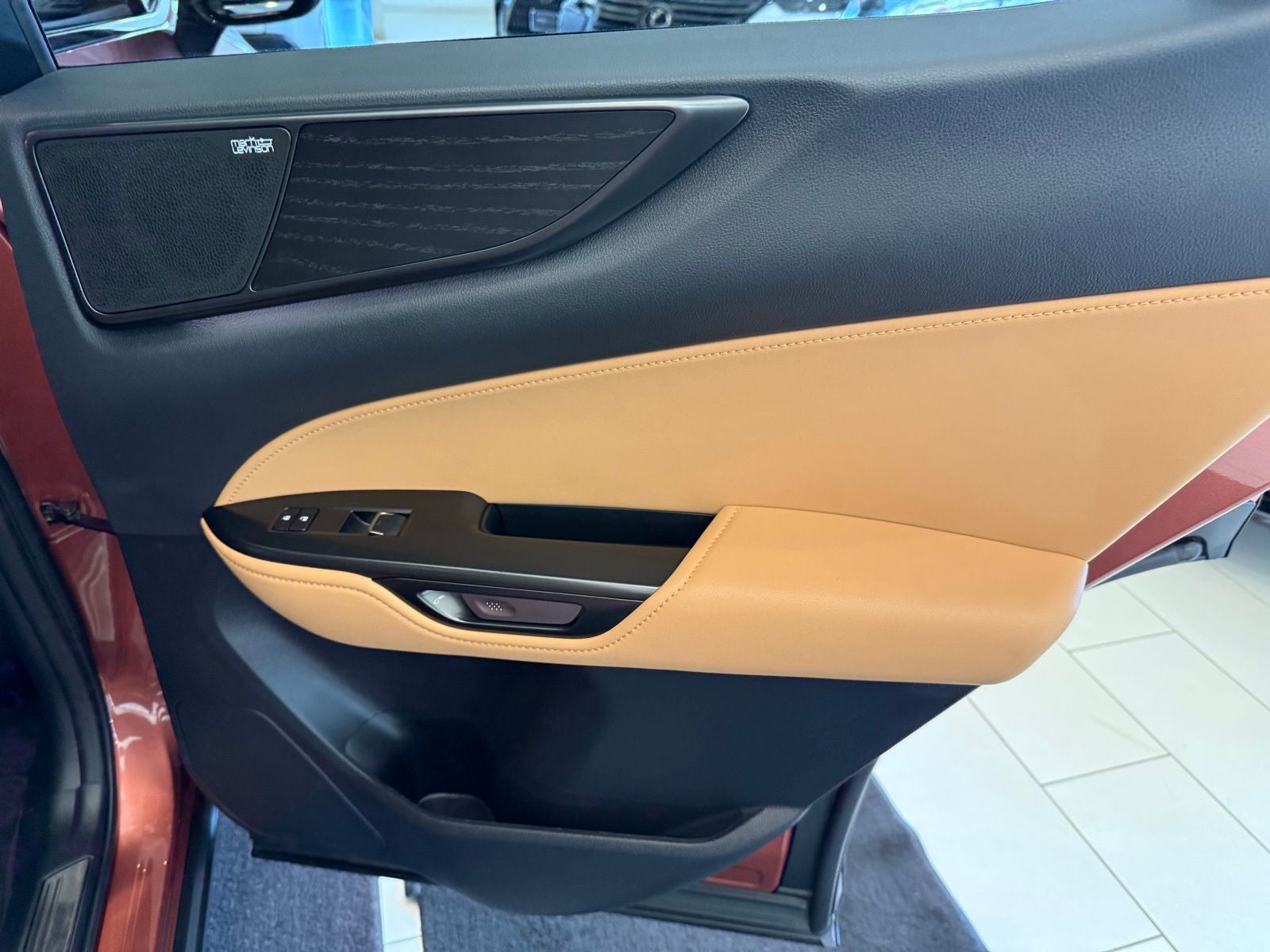 2025 Lexus NX 450h+ Luxury