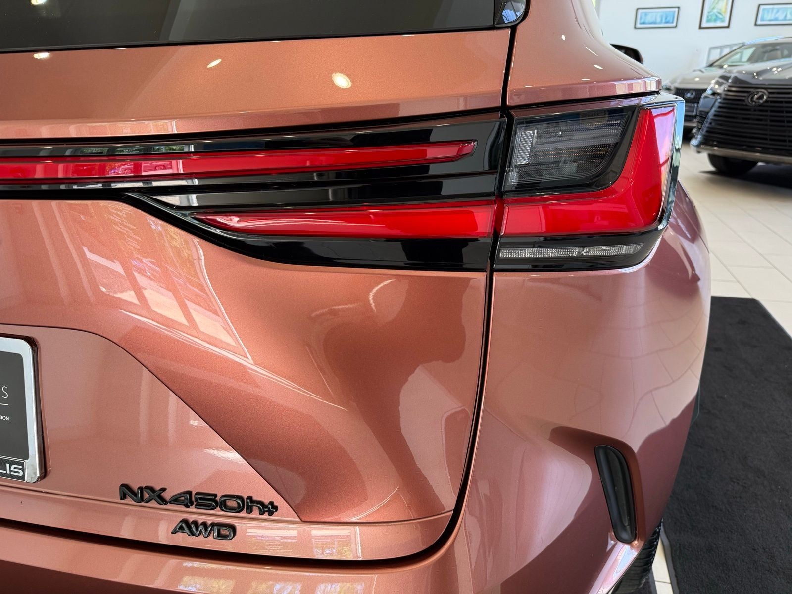 2025 Lexus NX 450h+ Luxury