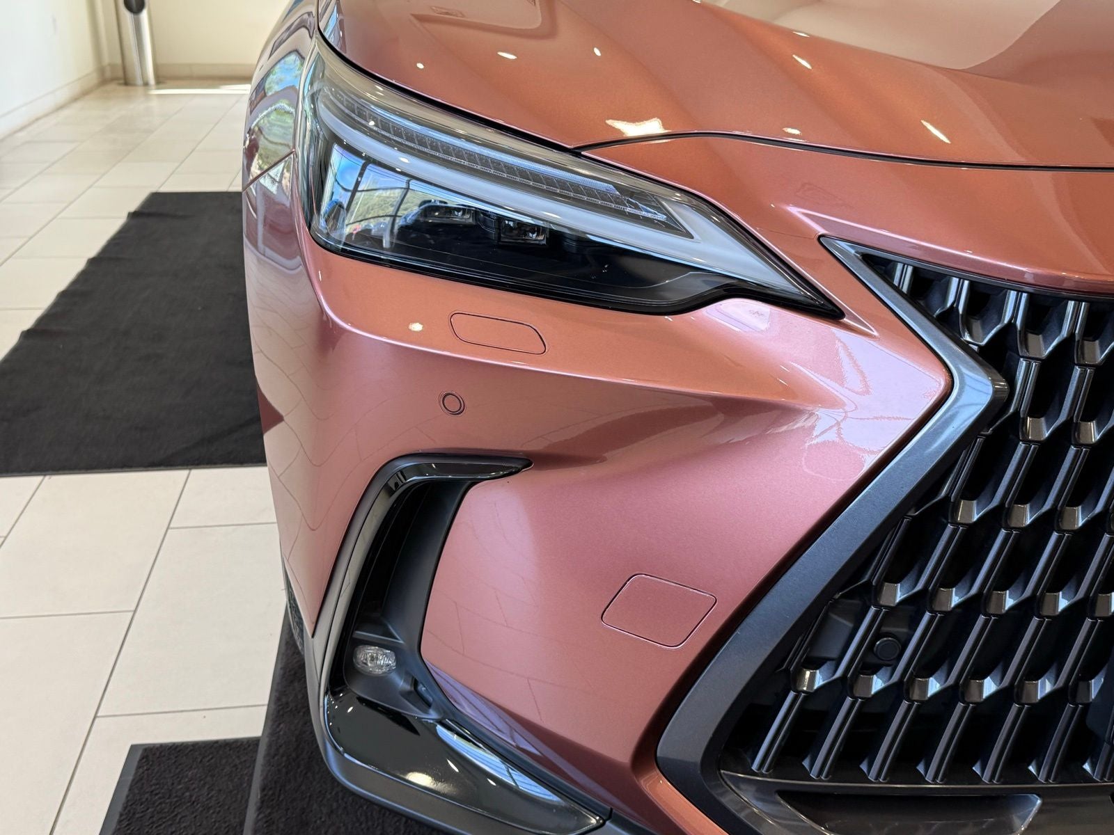 2025 Lexus NX 450h+ Luxury