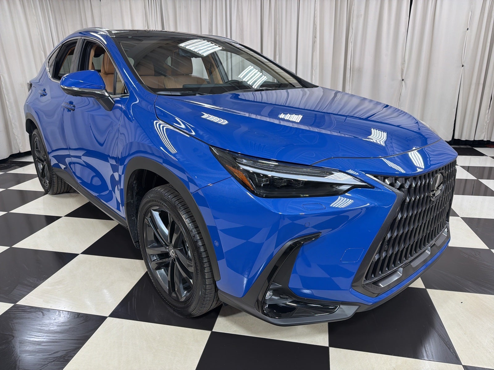 2025 Lexus NX 450h+ Luxury