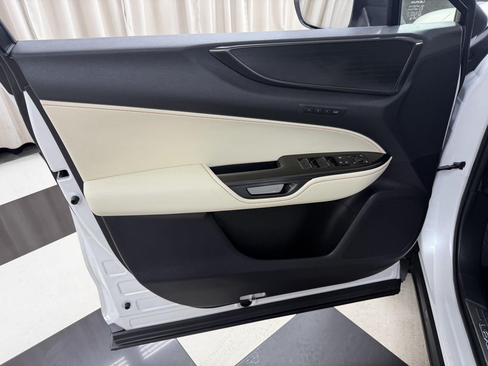2024 Lexus Nx NX 450h+ Luxury