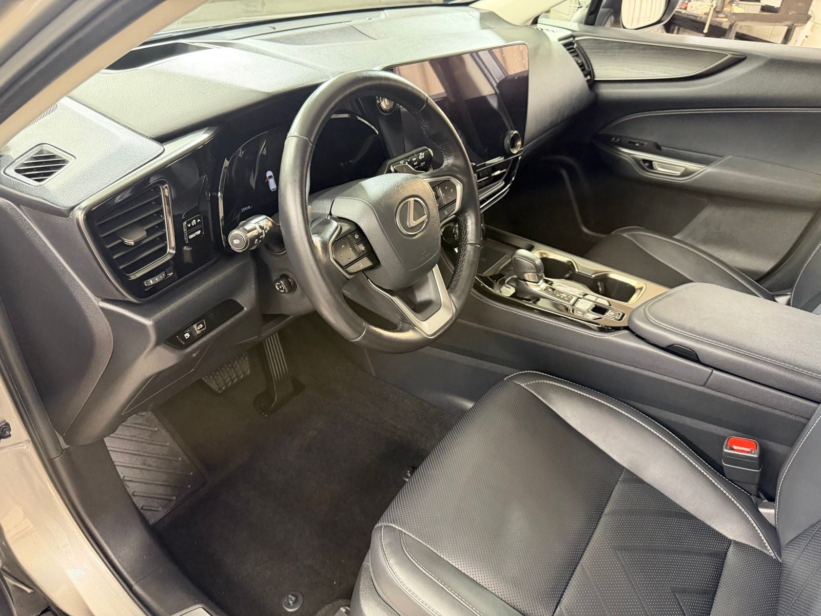 2023 Lexus NX 450h+ Luxury