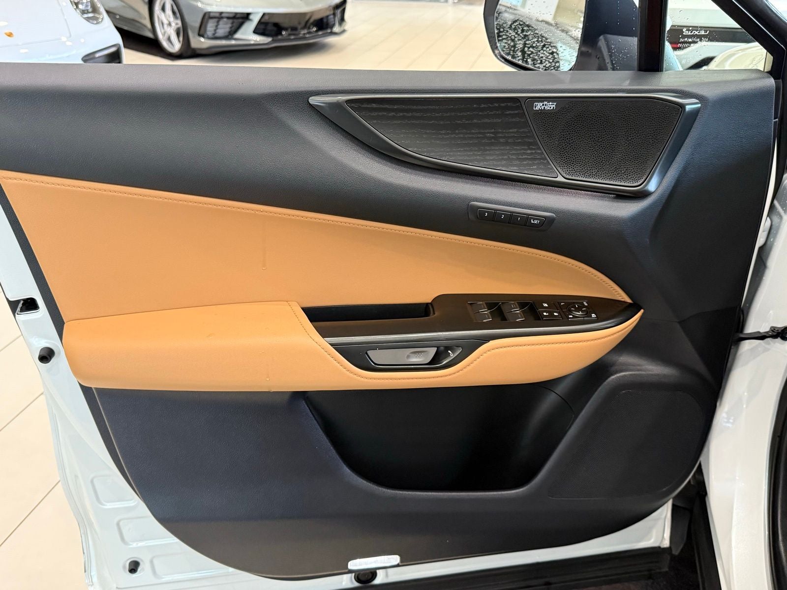 2025 Lexus NX 450h+ Luxury